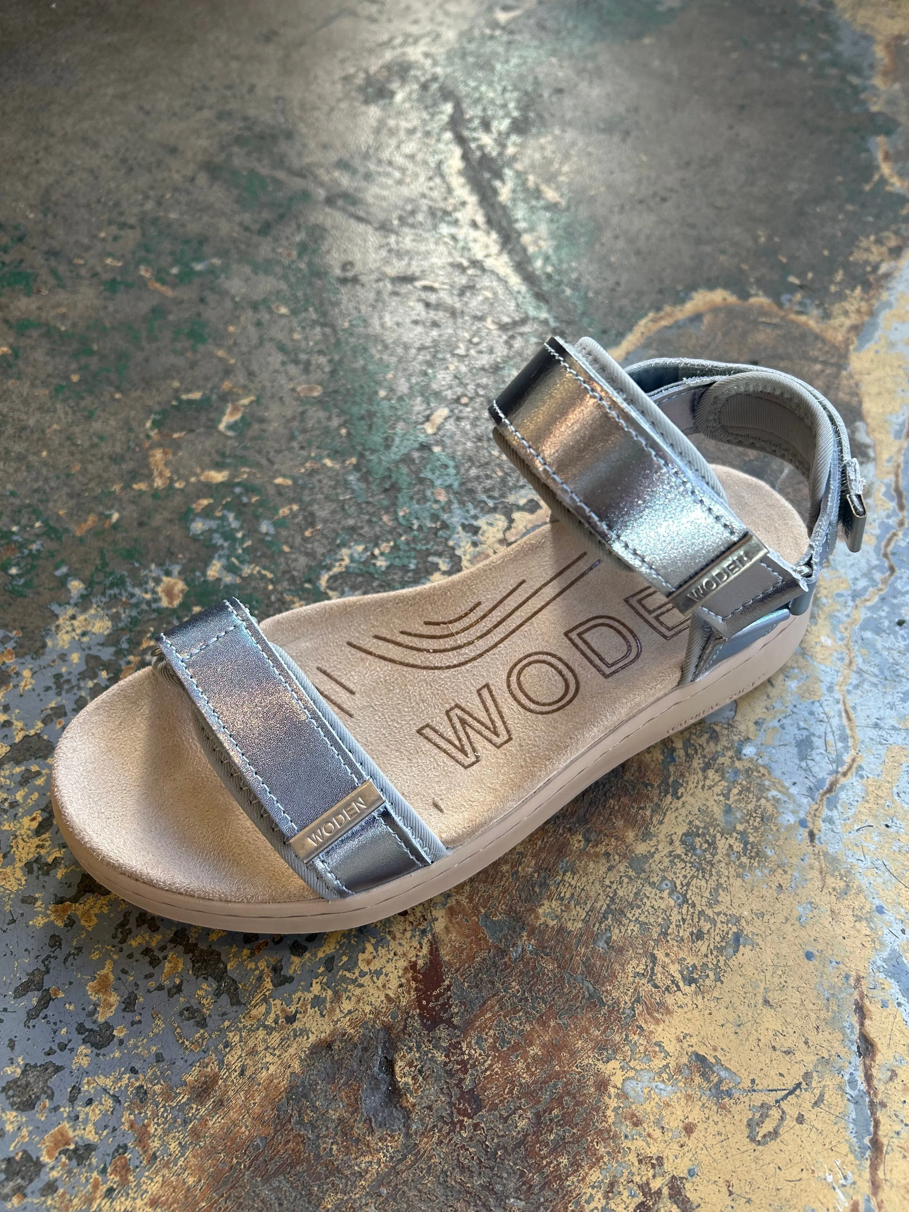 Line Sandal - Metallic Ice Blue