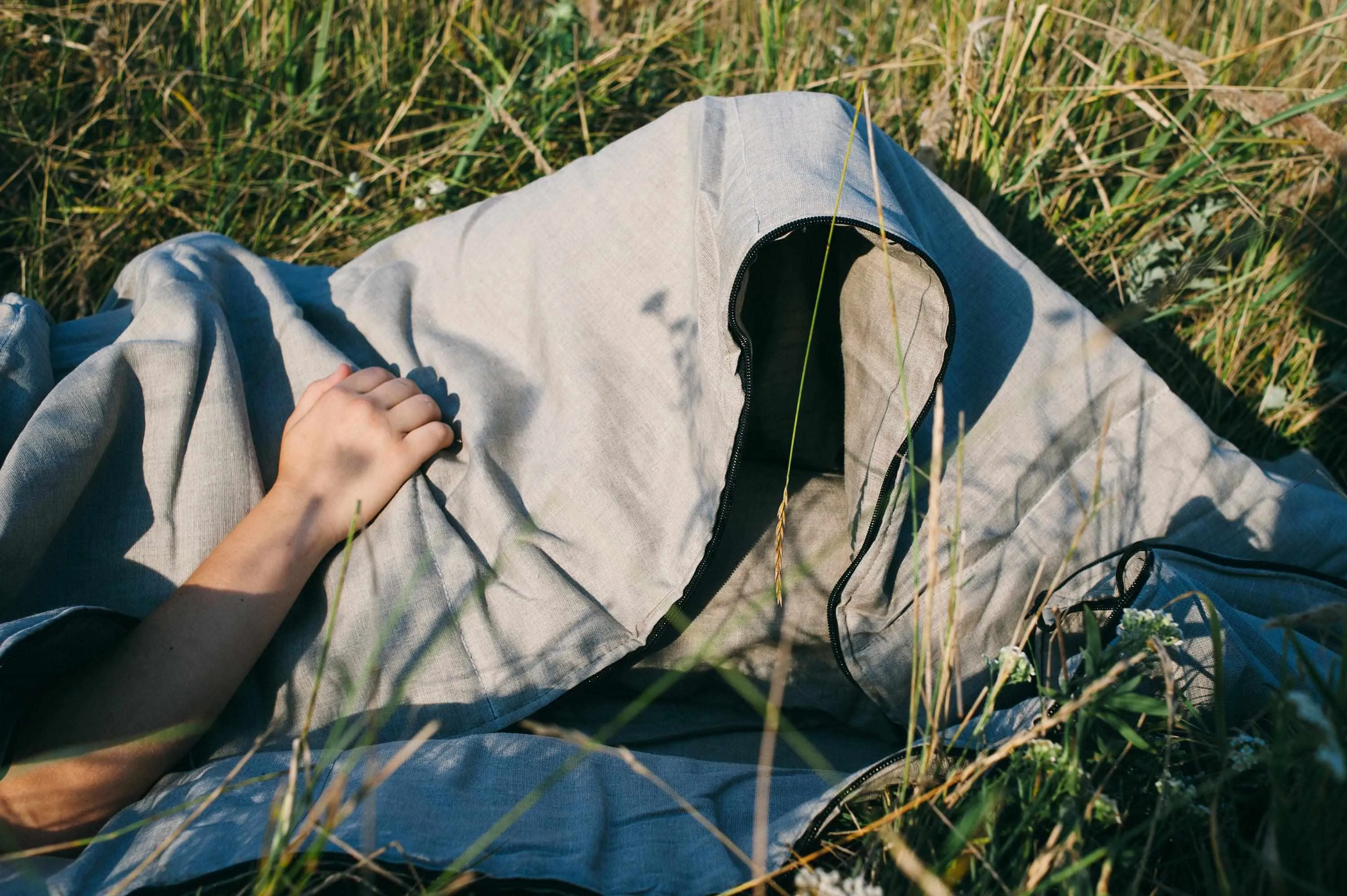 Special listing for O.: 10 pcs in folded 110 x 200 cm Hemp filled sleeping bags in natural non-dyed linen   10 pcs Mustard multi-chamber covers
