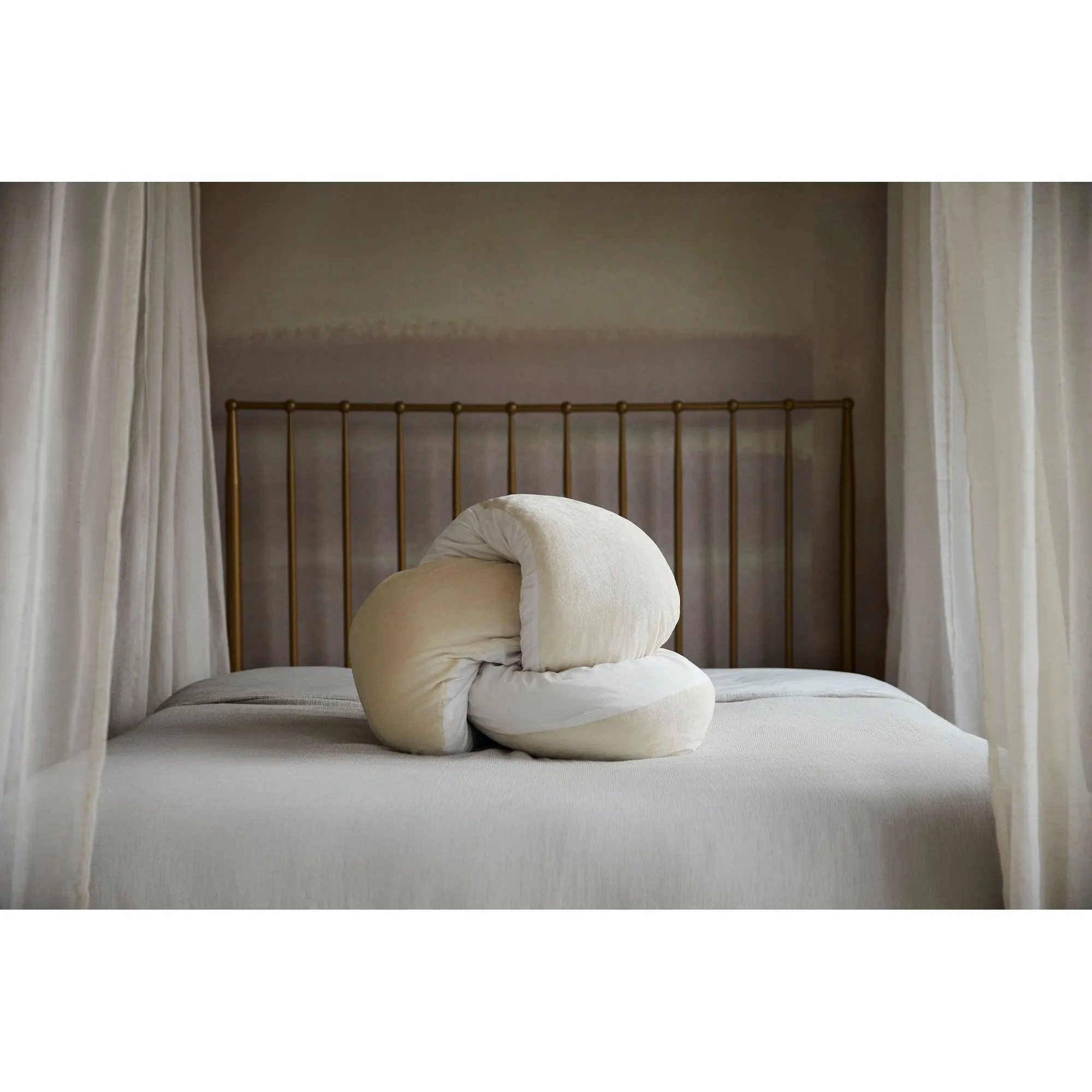 Yana Sleep Pillow