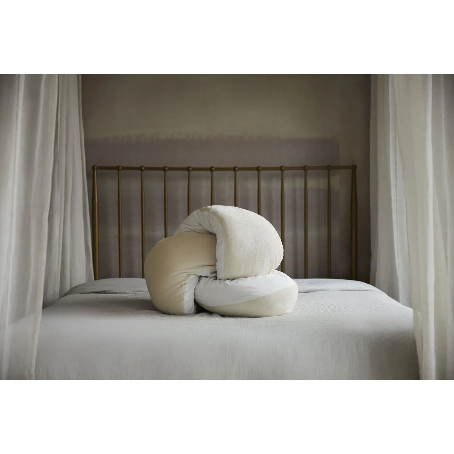 Yana Sleep Pillow